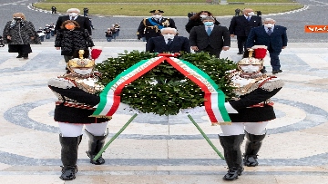 5 - Giorno dell’Unità Nazionale e Giornata delle Forze Armate, Mattarella depone corona a Milita Ignoto