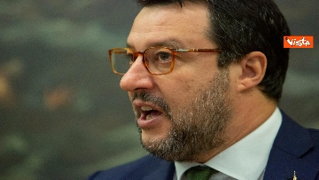 6 - Coronavirus, Salvini e Centinaio presentano proposte Lega: Fondo turismo e bonus famiglia 1000 euro
