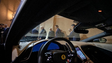 1 - Mattarella a bordo della nuova Ferrari Roma