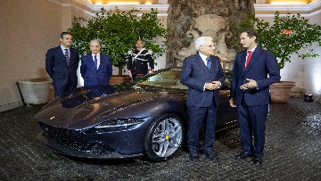4 - Mattarella a bordo della nuova Ferrari Roma