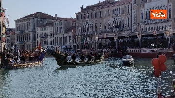 4 - La Regata Storica a Venezia, le immagini dello spettacolare corteo che sfila nel Canal Grande