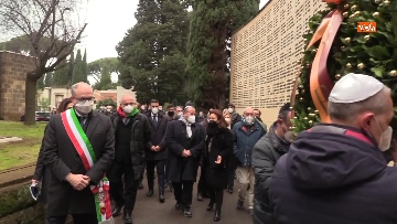 3 - Gualtieri ricorda i deportati romani nei lager, le foto della cerimonia al Cimitero del Verano