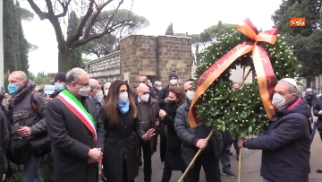 1 - Gualtieri ricorda i deportati romani nei lager, le foto della cerimonia al Cimitero del Verano