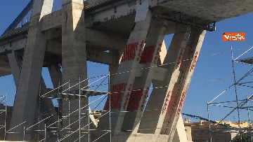 5 - Ponte Morandi, le immagini di Pila 10 e pila 11 a poche ore dall'esplosione per la demolizione