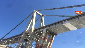 8 - Ponte Morandi, le immagini di Pila 10 e pila 11 a poche ore dall'esplosione per la demolizione