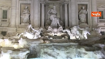 5 - L'inaugurazione della nuova illuminazione della Fontana di Trevi