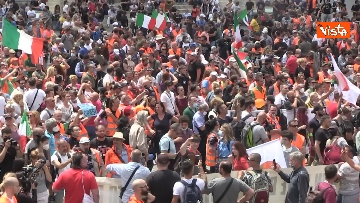 7 - La manifestazione dei Gilet Arancioni a Roma