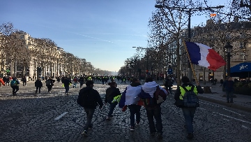 3 - Gilet Gialli sfilano agli Champs Elysee per la 14esima settimana di mobilitazione consecutiva