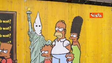 6 - George Floyd, sui muri di Milano le opere antirazziste, i Simpson diventano afroamericani