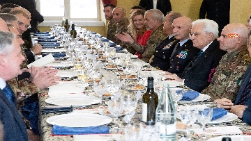 4 - Mattarella a pranzo con il contingente dell'Operazione Strade Sicure