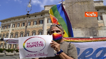 3 - Omotransfobia, Flash Mob a Montecitorio delle associazioni LGBT, le immagini 