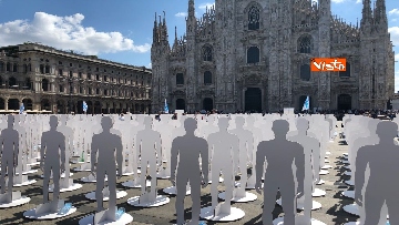 8 - Morti sul lavoro, 1029 sagome bianche in piazza Duomo, l'iniziativa di Ugl