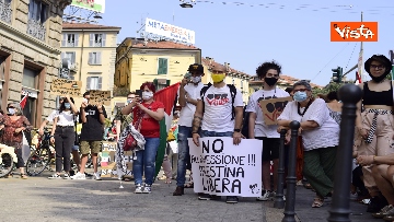2 - Flash Mob a Milano contro annessioni dei territori palestinesi nello stato d’Israele, le immagini 