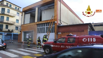 10 - Proseguono gli interventi dei vigili in Veneto per i danni subiti dal maltempo 
