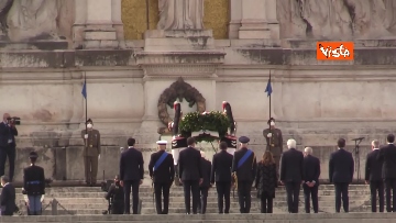 6 - Il Presidente Mattarella all'Altare della Patria a Roma per il 25 aprile, le foto