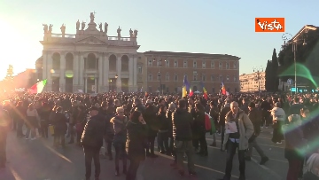 1 - I No Vax riempiono Piazza San Giovanni a Roma, le foto della manifestazione