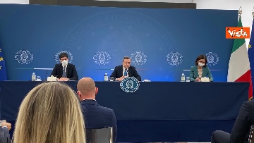 3 - La conferenza stampa di Mario Draghi a Palazzo Chigi in 100 secondi
