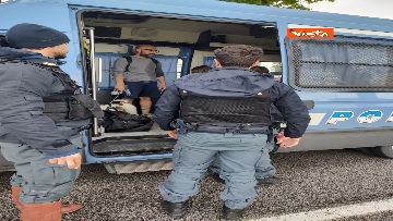 4 - Maltempo Emilia-Romagna, gli interventi di salvataggio della Polizia nelle zone allagate