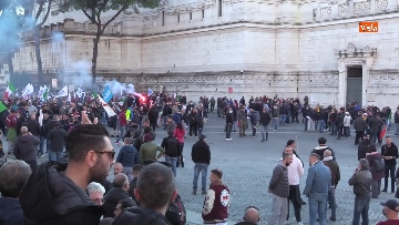 8 - Protesta dei tassisti a Roma contro il Ddl concorrenza, le foto