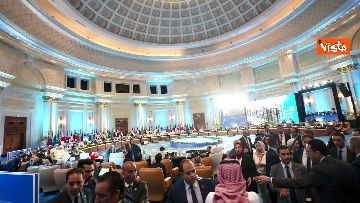 3 - L'arrivo di Meloni al Cairo per il summit internazionale della pace
