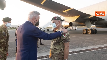2 - Fine missione italiana in Afghanistan, ecco gli ultimi militari che atterrano a Ciampino 