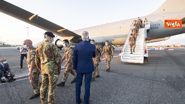 7 - Fine missione italiana in Afghanistan, ecco gli ultimi militari che atterrano a Ciampino 