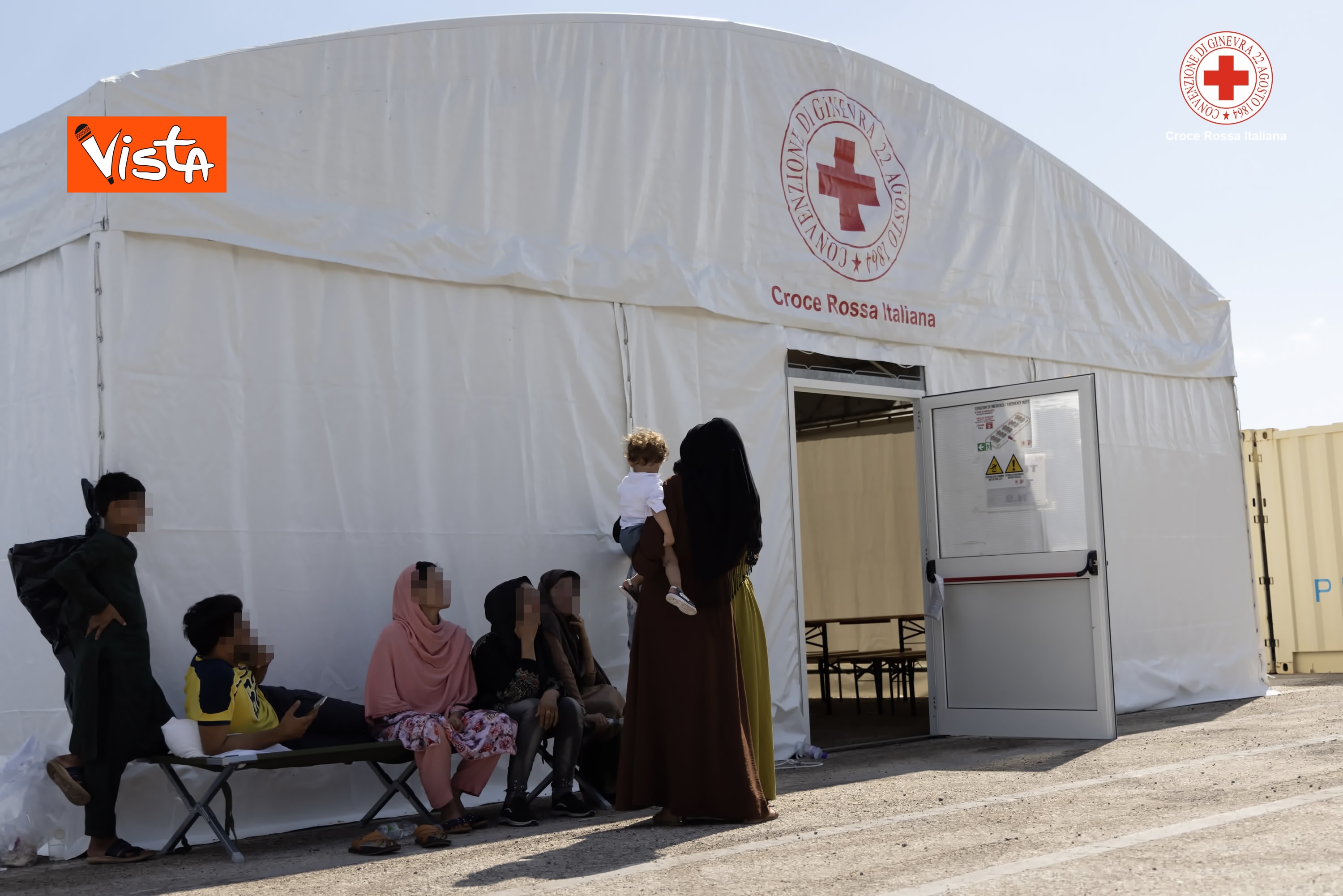 27-08-21 I profughi afghani accolti nel centro della Croce Rossa di Avezzano_04