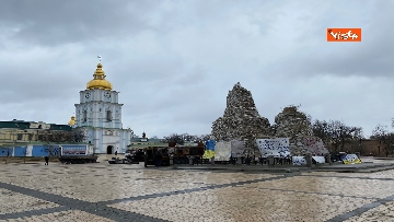 21 - Ecco il cimitero dei mezzi militari russi distrutti dagli ucraini a Kiev