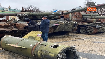 15 - Ecco il cimitero dei mezzi militari russi distrutti dagli ucraini a Kiev