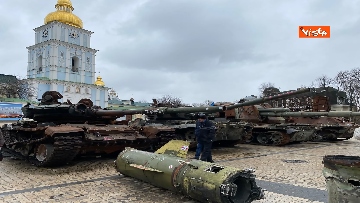 22 - Ecco il cimitero dei mezzi militari russi distrutti dagli ucraini a Kiev