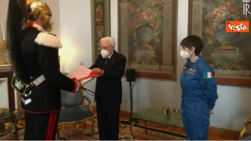 7 - Samantha Cristoforetti premiata con il tricolore da Mattarella al Quirinale. Le foto