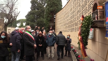 4 - Gualtieri ricorda i deportati romani nei lager, le foto della cerimonia al Cimitero del Verano