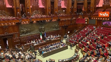 8 - Il Governo Meloni ottiene la fiducia alla Camera con 235 voti a favore