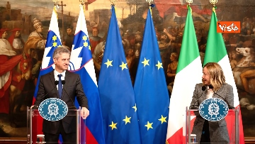 1 - Meloni riceve il Primo Ministro Golob a Palazzo Chigi, accolto col picchetto d'onore