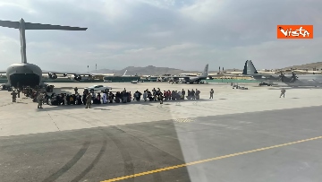 3 - Decolla l'ultimo velivolo da Kabul, conclusa la missione ventennale della Difesa in Afghanistan