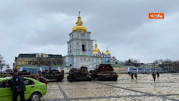 1 - Ecco il cimitero dei mezzi militari russi distrutti dagli ucraini a Kiev