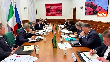 1 - Salvini incontra i vertici dei sindacati al Mit, le immagini