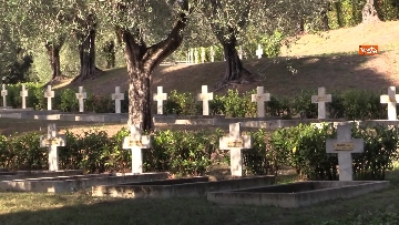 3 - Giorno dei morti, messa di Papa Francesco al cimitero militare francese di Roma. Le foto