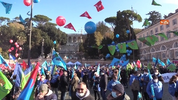 7 - Cgil e Uil riempiono Piazza del Popolo contro la manovra, le foto della manifestazione