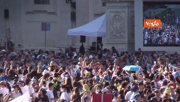 9 - Blanco e Papa Francesco in Piazza S.Pietro per l'evento dedicato ai giovani 
