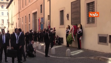 7 - Anniversario uccisione Moro, Draghi e Mattarella alla cerimonia in Via Caetani a Roma. Le foto