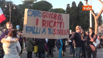 2 - I No Vax riempiono Piazza San Giovanni a Roma, le foto della manifestazione