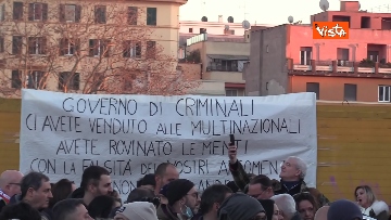 12 - I No Vax riempiono Piazza San Giovanni a Roma, le foto della manifestazione